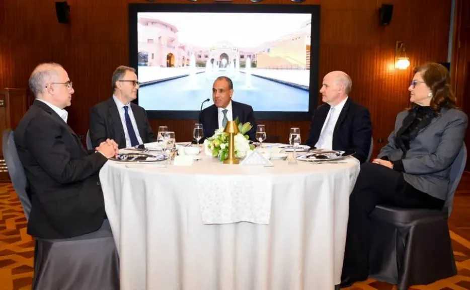 وزير الخارجية يلتقي مجلس أمناء الجامعة الأمريكية بالقاهرة