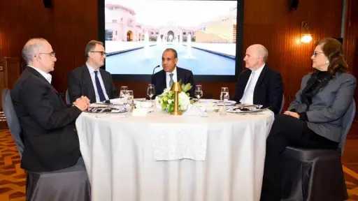 وزير الخارجية يلتقي مجلس أمناء الجامعة الأمريكية بالقاهرة