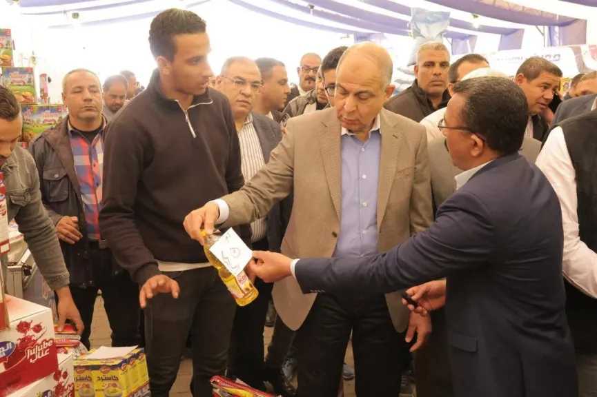 محافظ المنيا: التوسع في إقامة معارض “أهلاً رمضان” ومواصلة الحملات الرقابية على الأسواق