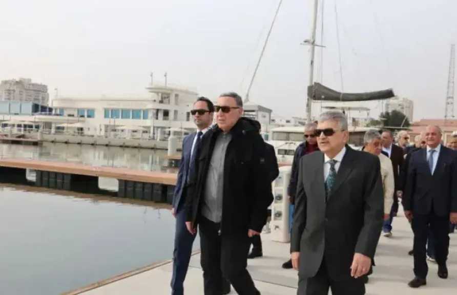 رئيس هيئة قناة السويس يستقبل وفد رؤساء المحاكم الدستورية الإفريقية ويستعرض مشروعات القناة