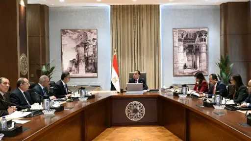 رئيس الوزراء يتابع خطط تطوير صناعة السكر وتعزيز المخزون السلعي استعدادًا لشهر رمضان