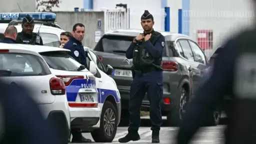 إنذار كاذب بقنبلة يُخلي 800 تلميذ من مدرسة في أنتيب الفرنسية