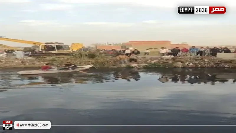 انتشال جثمان سيدة بعد سقوطها في مصرف 