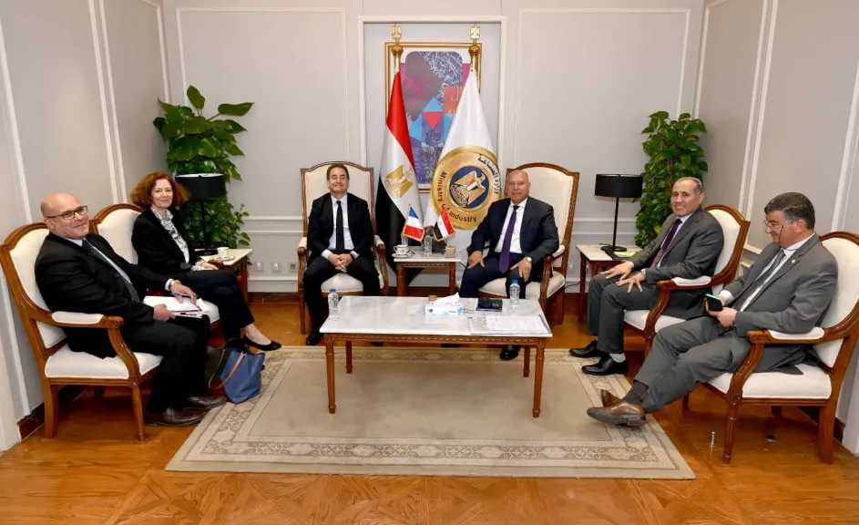 الوزير: تصنيع الوحدات المتحركة للخط السادس للمترو بمصنع ألستوم ببرج العرب