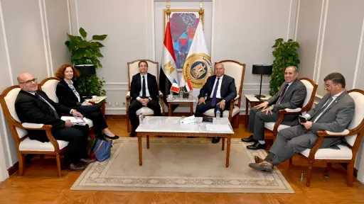 الوزير: تصنيع الوحدات المتحركة للخط السادس للمترو بمصنع ألستوم ببرج العرب