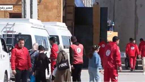 شاهد.. وصول دفعة جديدة من الفلسطينيين العائدين إلى قطاع غزة عبر معبر رفح