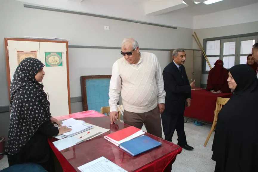 محافظ الوادي الجديد يتابع أعمال الصيانة والتطوير بمدرسة ناصر الابتدائية الإعدادية