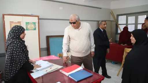 محافظ الوادي الجديد يتابع أعمال الصيانة والتطوير بمدرسة ناصر الابتدائية الإعدادية