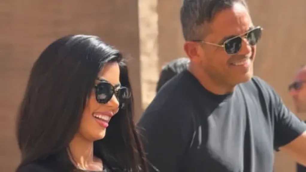 كارولين عزمي تشارك صورة من كواليس «رأس الأفعى» برفقة أمير كرارة