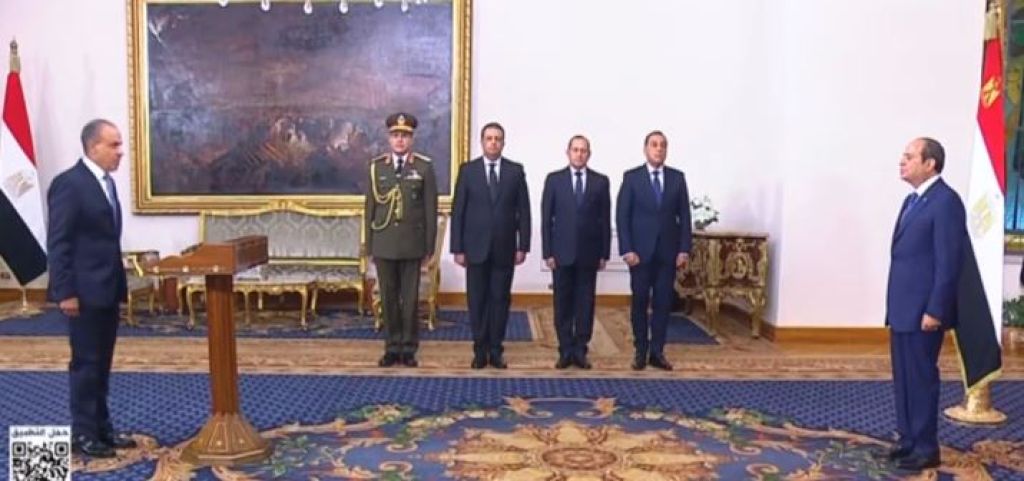 الوزراء الجدد يؤدون اليمين الدستورية أمام الرئيس السيسي
