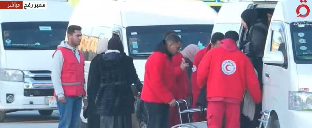 معبر رفح يستقبل دفعة جديدة من الفلسطينيين العائدين إلى غزة