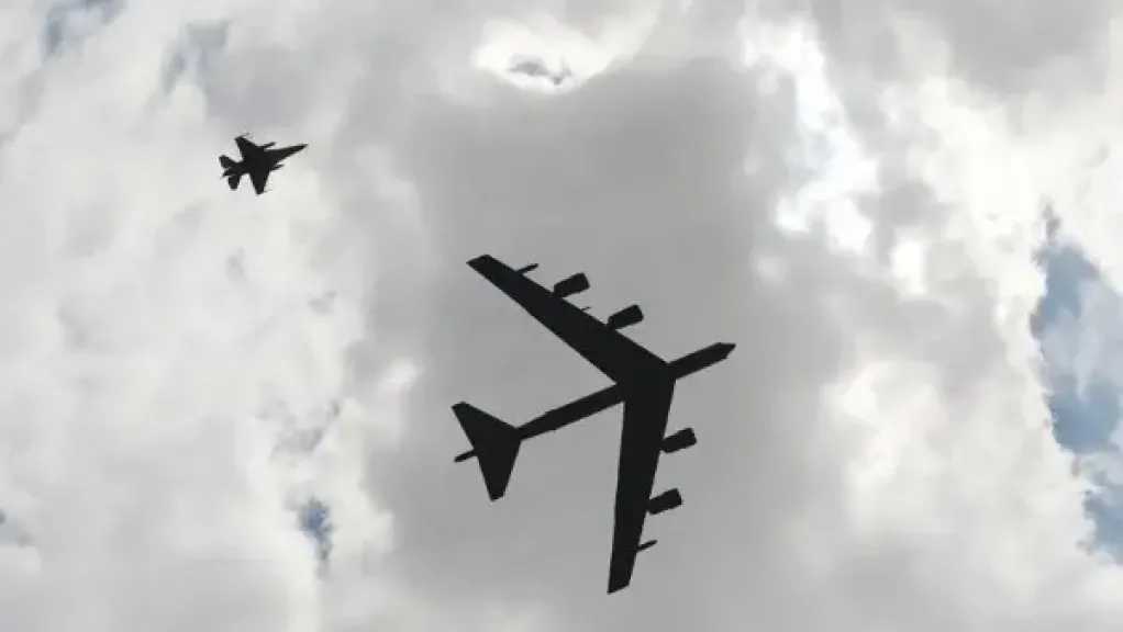 رصد طائرة جمع الجسيمات المشعة.. تحركات أمريكية واسعة في الشرق الأوسط واستعدادات غير مسبوقة