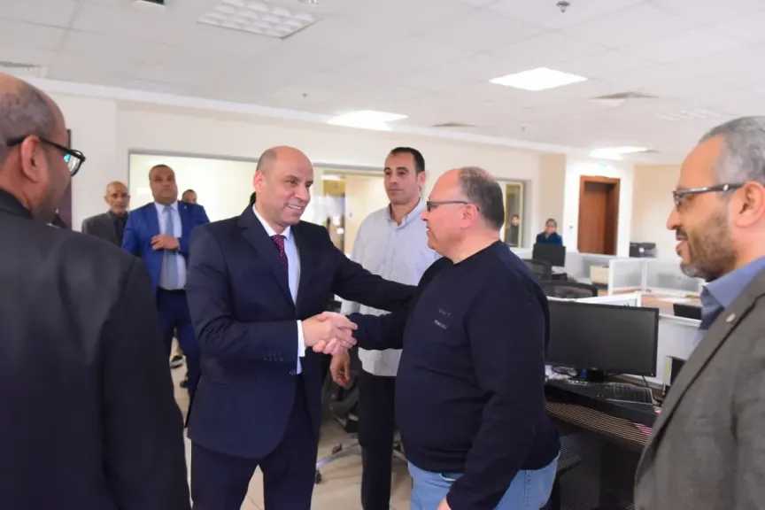 وزير العمل الجديد حسن رداد للعاملين بالوزارة: أنا واحد منكم.. وسنعمل بروح الفريق الواحد