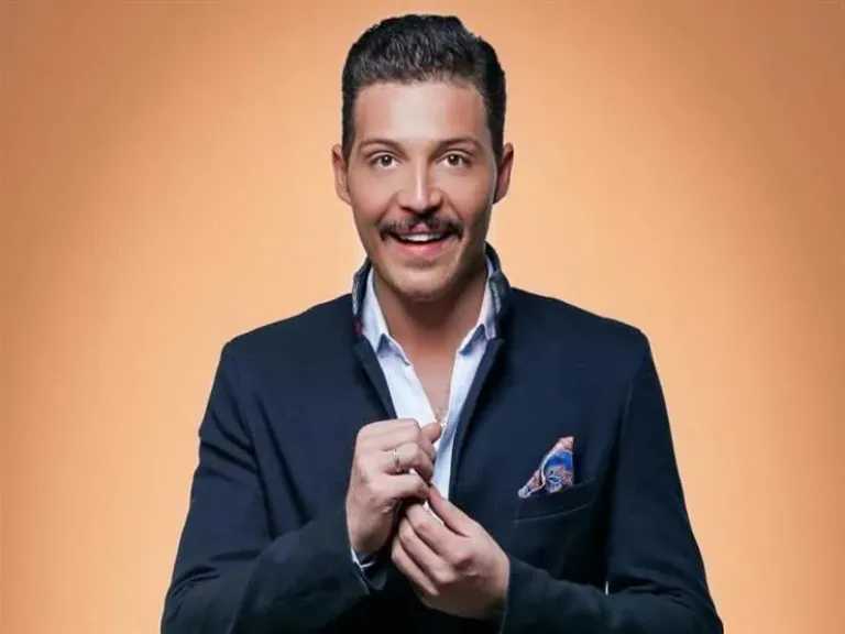 محمود حجازي: أبويا وأمي مشافوش ابني ولا مرة