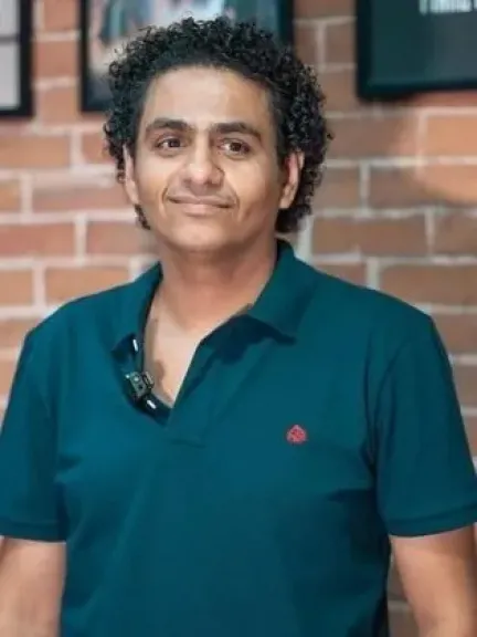 محمد صلاح العزب 