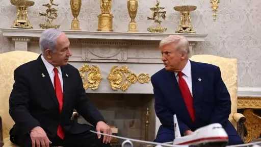 عقب لقاء نتنياهو.. ترامب يعلن إصراره على استمرار المفاوضات مع إيران