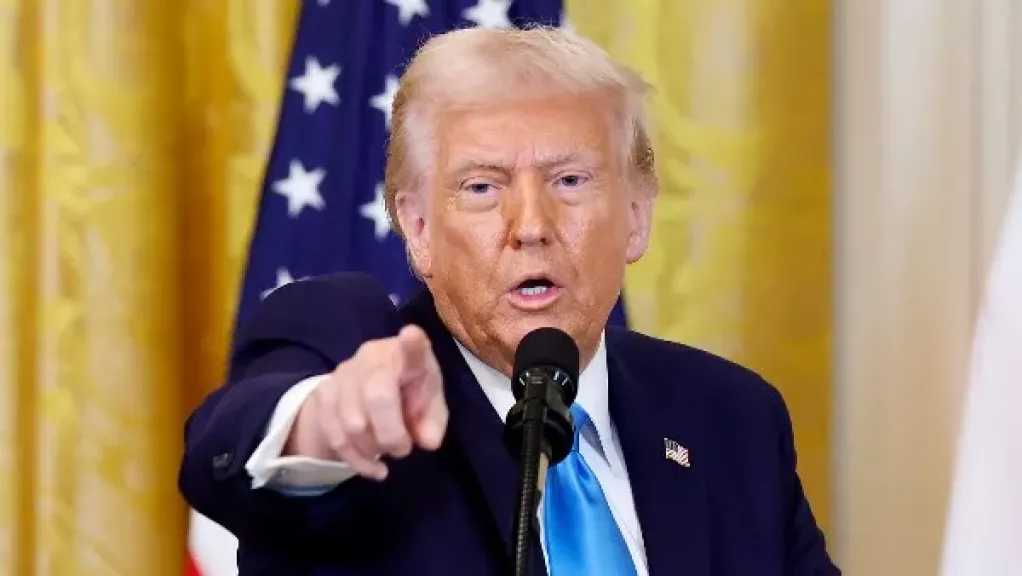 ترامب يرسل حاملة طائرات جديدة للشرق الأوسط.. والجيش الإسرائيلي يخاطب الإيرانيين بالفارسية