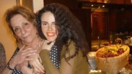 دنيا عبد العزيز تنعي والدتها برسالة مؤثرة على إنستجرام