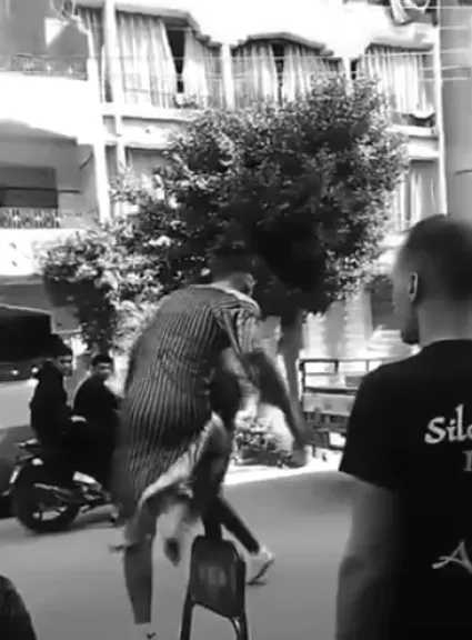 تحقيقات أمنية في واقعة الاعتداء على شاب ببنها بعد تداول فيديو