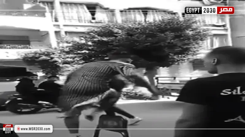 إجبار الشاب على ارتداء بدلة رقص