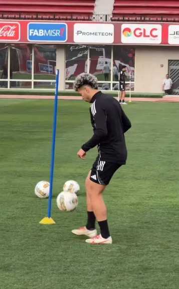 إمام عاشور يعود لتدريبات الأهلي قبل مواجهة الجيش الملكي