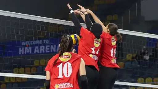 الأهلي وسبورتنج يحققان الفوز بالجولة الأولى من كأس سوبر آنسات الكرة الطائرة