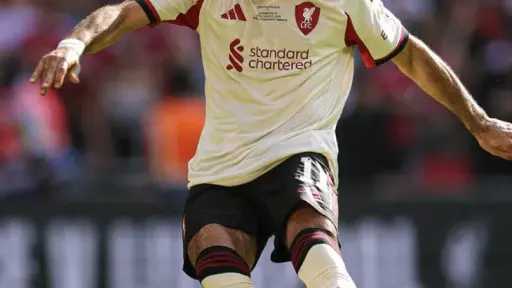 هيسكي: موسم محمد صلاح قد يكون الأخير مع ليفربول