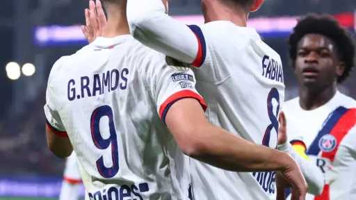 إنريكي يوبخ ديمبلي علنًا بعد سقوط باريس أمام رين: لا أحد أكبر من النادي