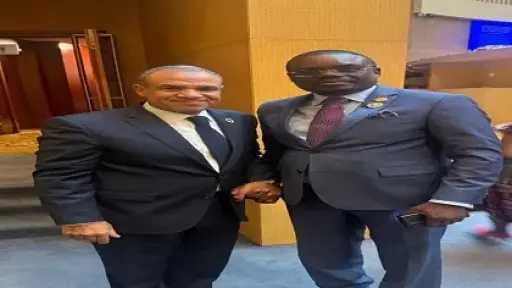 وزير الخارجية يلتقي مدير المركز الأفريقي لمكافحة الأمراض... وزير الخارجية يلتقي مدير المركز الأفريقي لمكافحة الأمراض على هامش قمة الاتحاد الأفريقي