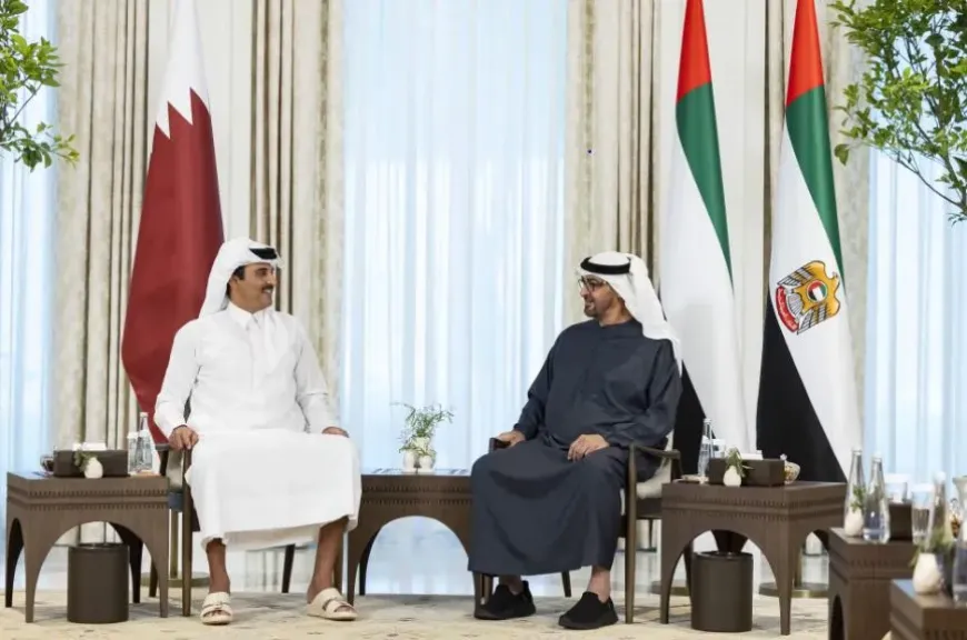 رئيس الإمارات وأمير قطر يبحثان الجهود المبذولة بشأن التطورات الإقليمية