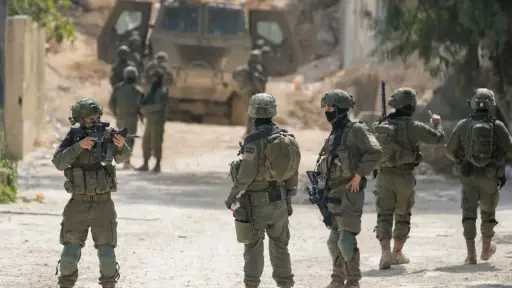 جيش الاحتلال الإسرائيلي يصيب فلسطينيا ويقتحم مناطق بالضفة جيش الاحتلال الإسرائيلي يصيب فلسطينيا ويقتحم مناطق بالضفة