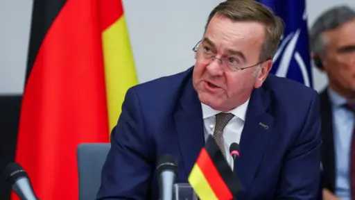 وزير الدفاع الألماني: خطة تطوير مقاتلة جديدة مع فرنسا لم تمت بعد