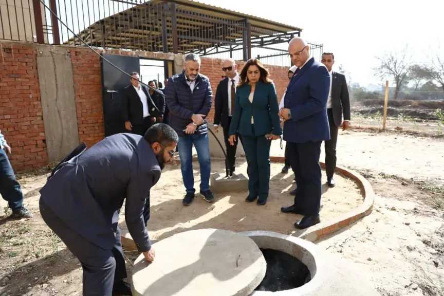 وزيرة التنمية المحلية والبيئة تتفقد وحدة البيوجاز بمجزر كفر شكر بالقليوبية