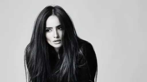 زينة تحصل على شهادة نسب وتنتمي ونجلاها لنسل... زينة تحصل على شهادة نسب وتنتمي ونجلاها لنسل الرسول الكريم