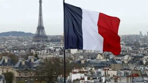 فرنسا تمدد تحذيرات الفيضانات في جنوب وغرب البلاد حتى الثلاثاء