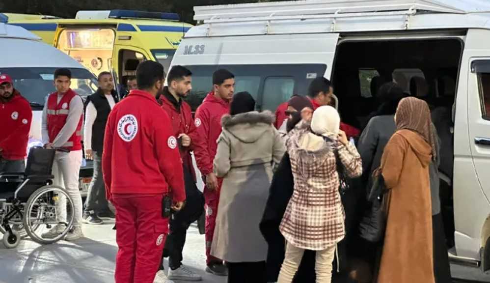 مصر تواصل استقبال وعلاج الجرحى الفلسطينيين وتسهيل عودة العائدين إلى غزة.. تفاصيل
