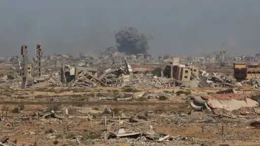 قصف إسرائيلي مكثف يستهدف المناطق الصفراء بقطاع غزة