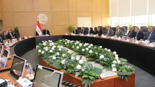 وزير الكهرباء يجتمع برؤساء شركات التوزيع لمراجعة خطة العمل واجراءات تأمين التغذية