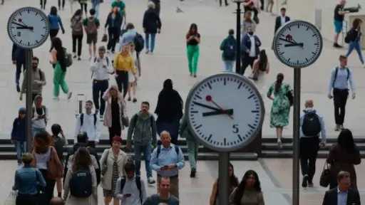 خطط لخفض الوظائف الدائمة في المملكة المتحدة