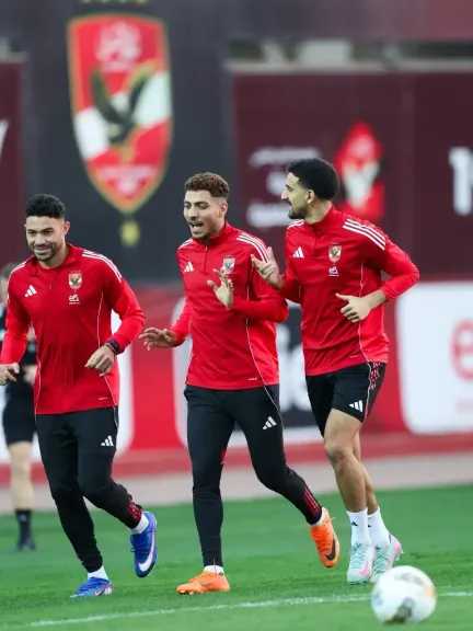 تفاصيل مران الأهلي استعدادًا للجونة.. وتريزيجيه وزيزو يواصلان التأهيل