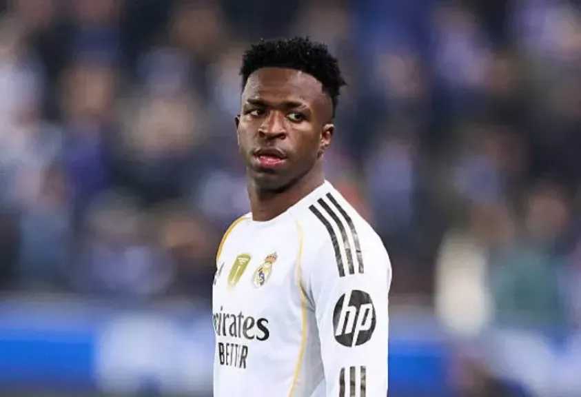 كلاتنبرج يعتذر لـ فينيسيوس بعد تصريحاته بشأن واقعة العنصرية