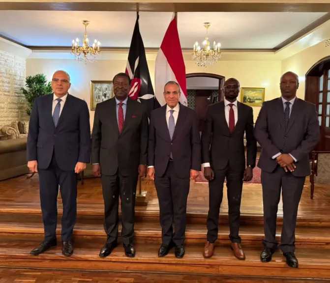 وزير الخارجية يجتمع مع عدد من الوزراء الكينيين لتعزيز الشراكة الاقتصادية والتعاون بمجال الموارد المائية