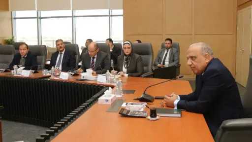 وزير الكهرباء يجتمع برؤساء شركات الإنتاج لمتابعة خفض... وزير الكهرباء يجتمع برؤساء شركات الإنتاج لمتابعة خفض معدلات استهلاك الوقود قبل فصل الصيف