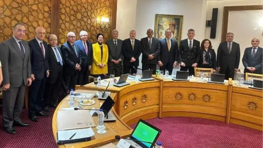 مساعد وزير الخارجية للشئون البرلمانية تعقد لقاء يجمع القيادات السابقة للقطاع البرلماني