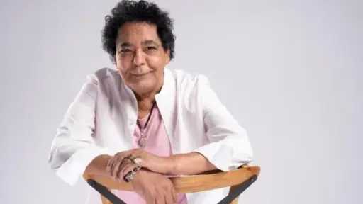 محمد منير يسجل شارة البداية لمسلسل “حد أقصى” استعدادًا لرمضان