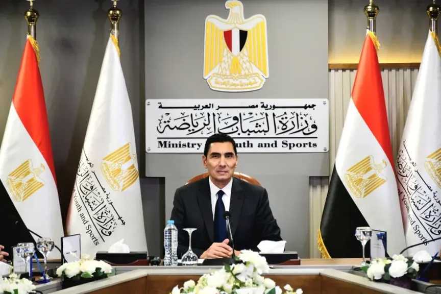 وزير الشباب والرياضة يعلن إنشاء مول تجاري وجراج باستاد القاهرة الدولي
