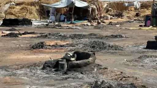 السودان.. تشرد 60 أسرة إثر حريق بمخيم للنازحين في شمال دارفور