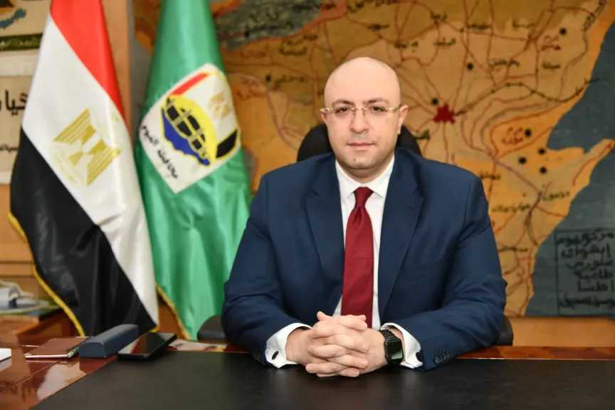 محافظ الفيوم الجديد يصل مكتبه لمباشرة مهام عمله ويؤكد حرصه على الاهتمام بالملفات التنموية