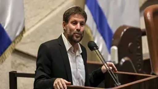 وزير المالية الإسرائيلي يعلن خطة تشجيع هجرة الفلسطينيين من غزة والضفة الغربية