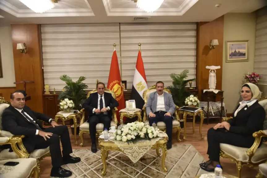 محافظ بورسعيد يستقبل عددٱ من أعضاء مجلس النواب